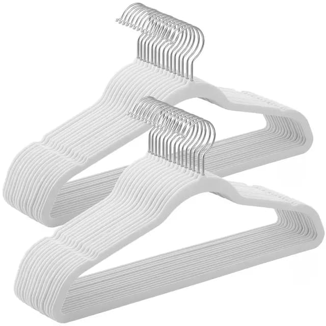 SONGMICS Lot de 30 Cintres Velours Adulte, Longueur 41,5 cm, Fins, Grande Capacité de Charge, avec Crochets Pivotants à 360°, pour Manteaux, Chemises, Blanc et Argent CRF026W02
