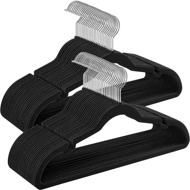 SONGMICS Cintres en Velours, Lot de 50, Antiglisse, avec Encoches, Barre pour Pantalons, Crochet Pivotant à 360°, Gain de Place, Épaisseur 0,6 cm, Longueur de 43 cm, Noir Classique CRF029B05