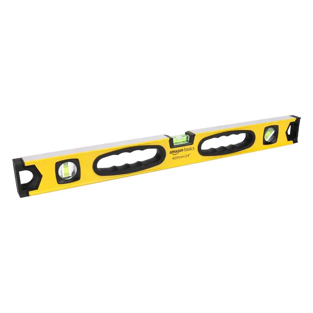 Amazon Basics Niveau à bulle en alliage d’aluminium magnétique de 60.9 cm résistant aux chocs avec 3 bulles (180°-90°-45°), Jaune, noir, transparent