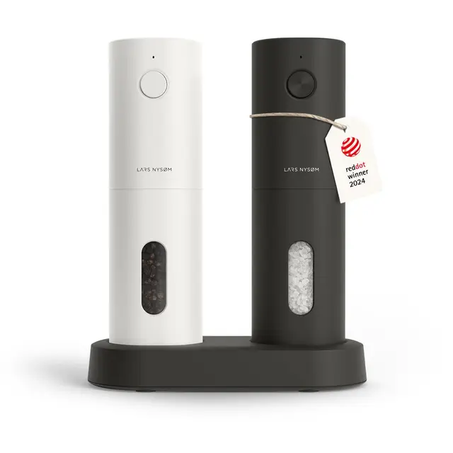 LARS NYSØM Moulin électrique sel et poivre | Automatique avec broyeur céramique réglable | Moulin à épices rechargeable USB (Black/White)