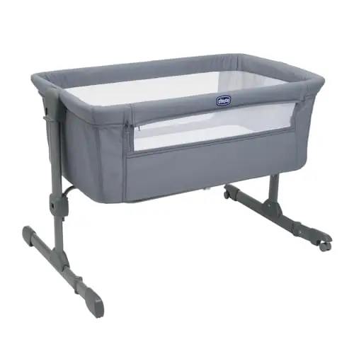 Chicco Next2Me Essential Lit Bébé Cododo, Berceau Bébé Cododo, Compatible avec Plusieurs Lits, Réglable en Hauteur, Bonne Circulation de l’air, Matelas et Sac Inclus, 0-6 Mois, Gris