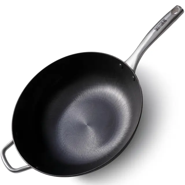 SKOTTSBERG® Poêle wok en fonte précuite, diamètre 34 cm, revêtement antiadhésif naturel, avec bec verseur, poignée et poignée en acier inoxydable brossé avec impression de marque, pour une cuisson