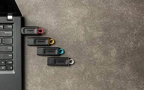 Kingston DataTraveler Exodia DTX/128GB Clé USB 3.2 Gen 1 - avec capuchon de protection et anneaux pour porte-clés de plusieurs couleurs