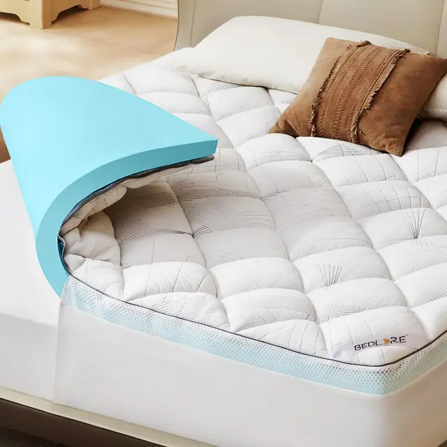 BEDLORE Surmatelas 140x190 cm, Surmatelas en Mousse à Mémoire de Forme Gel Respirant et Confort, sur Matelas 2 Personnes Grand Bonnet Extensible Jusqu’à 30 cm, Lavable en Machine, Blanc