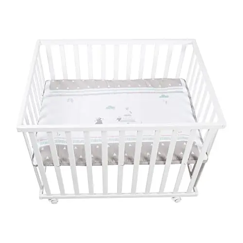 roba Parc Bébé Rectangulaire Bébé en Bois 75 x 100 cm Indibear + Tapis de Parc Bébé et Roues avec Freins - Base Ajustable en Hauteur - Blanc